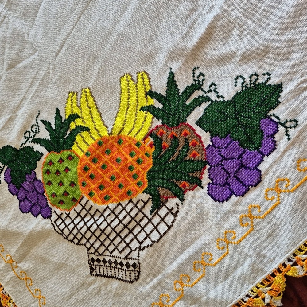 Vintage CottonLinen Blend Crosstitch Tablecloth Crotched Edge Bold Retro Kitchen